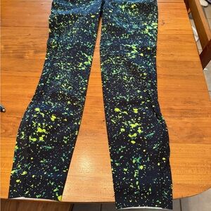 lululemon athletica women’s Black and green Splatter Leggings